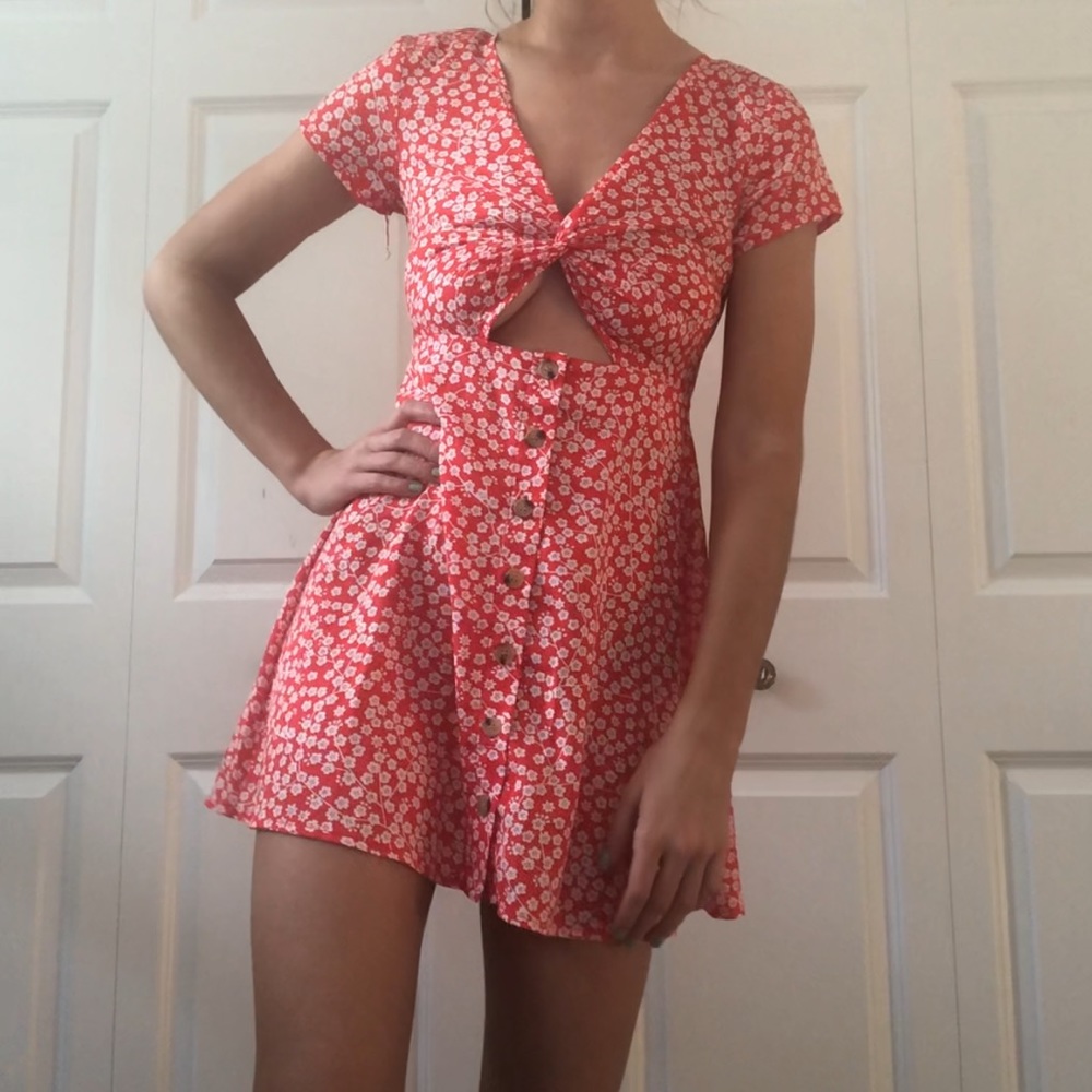 beautiful cutout red floral dress✨